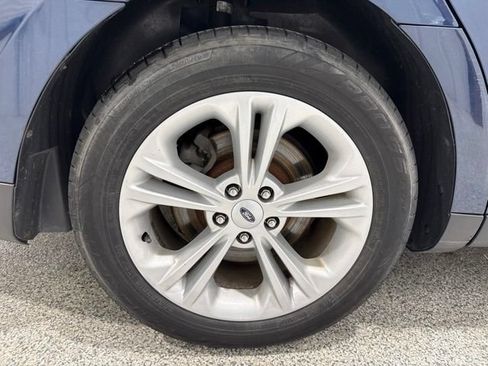 Used 2016 Ford Taurus SEL FWD image 10