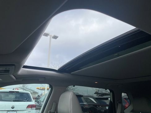 Used 2023 Nissan Rogue SV w/ SV Premium B Package image 10