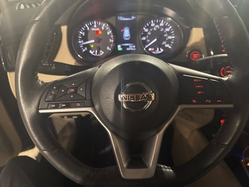 Used 2017 Nissan Rogue SL w/ SL Premium Package image 5