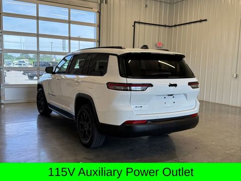 Used 2024 Jeep Grand Cherokee L Altitude AWD/4WD image 10
