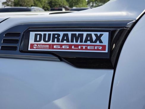 Used 2025 GMC Sierra 2500 AT4 w/ AT4 Premium Plus Package AWD/4WD image 9