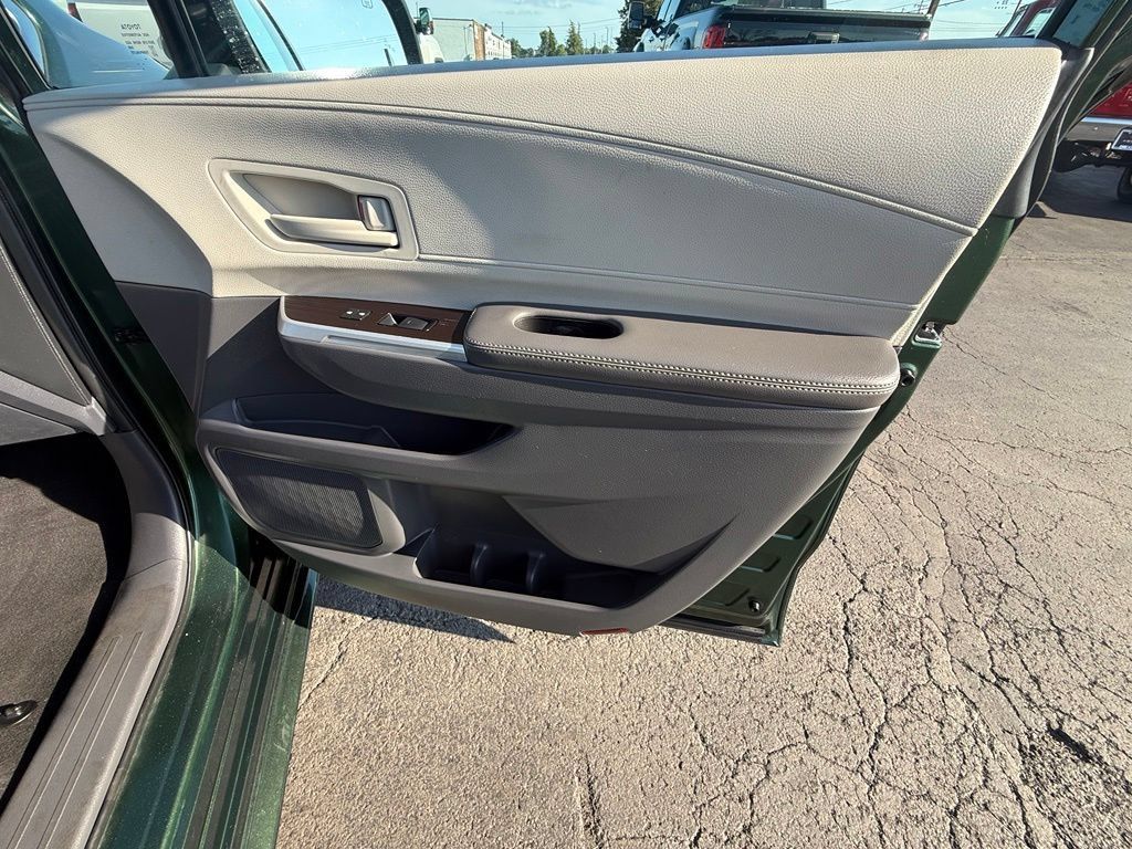 Used 2023 Toyota Sienna LE FWD image 15