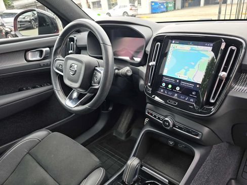 Used 2021 Volvo XC40 P8 Recharge AWD/4WD image 11