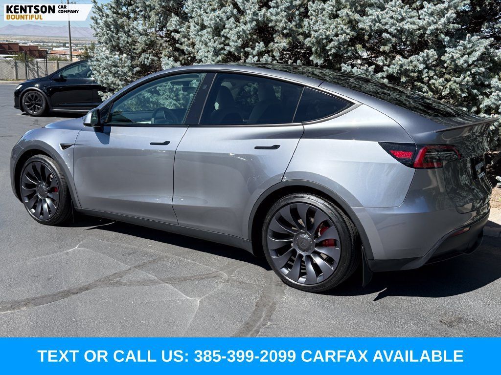 Used 2024 Tesla Model Y Performance AWD/4WD image 5