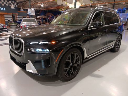 Used 2024 BMW X7 xDrive40i image 1