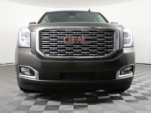 Used 2019 GMC Yukon Denali w/ Denali Ultimate Package image 2