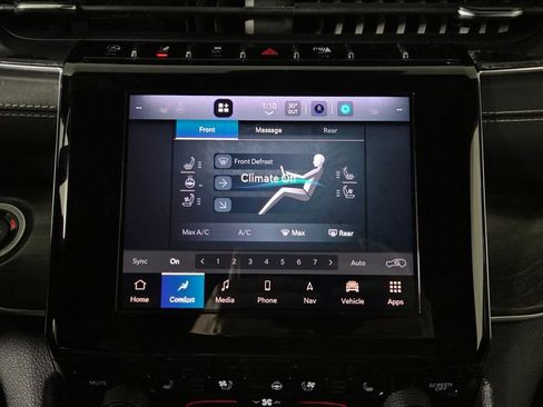 Used 2022 Jeep Grand Cherokee Overland w/ Luxury Tech Group IV image 24