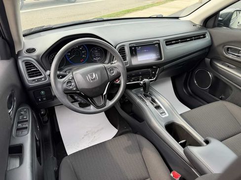 Used 2018 Honda HR-V EX image 12