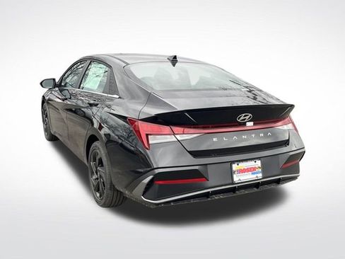 New 2026 Hyundai Elantra SEL Sport Premium FWD image 3
