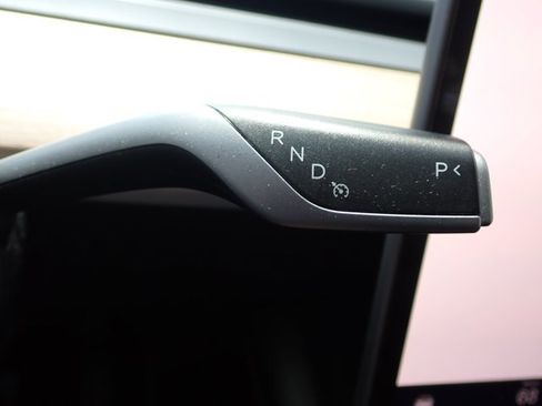 Used 2023 Tesla Model Y Long Range AWD/4WD image 16