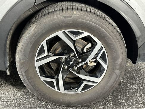 Used 2024 Kia Sportage LX image 14