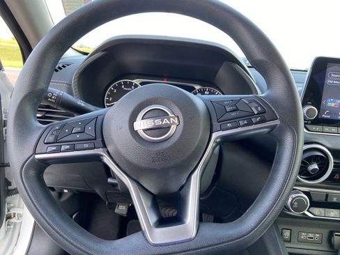 Used 2025 Nissan Sentra SV FWD image 43