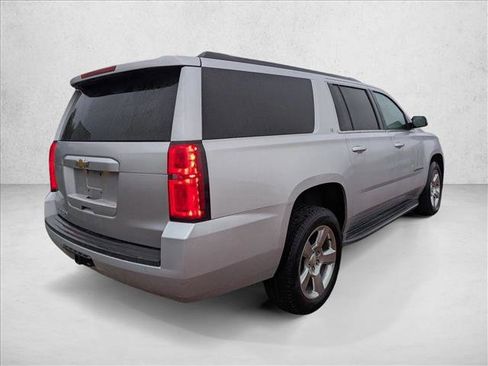 Used 2015 Chevrolet Suburban LT w/ Luxury Package AWD/4WD image 5