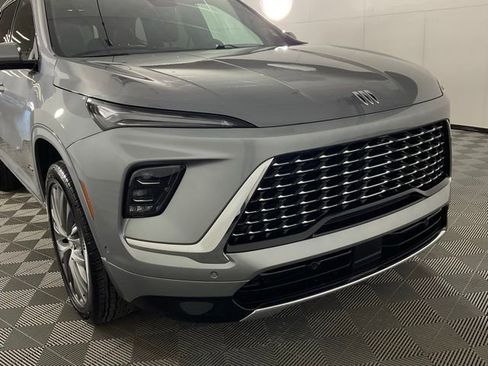 Used 2025 Buick Enclave Avenir w/ Super Cruise Package image 8