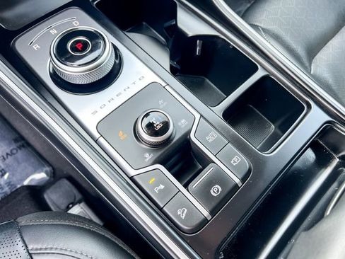 Certified 2024 Kia Sorento EX image 25
