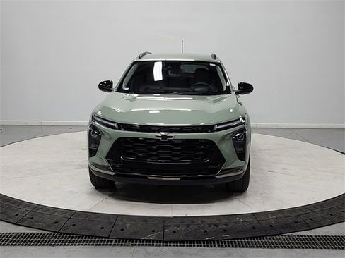 Used 2024 Chevrolet Trax ACTIV w/ Driver Confidence Package image 2