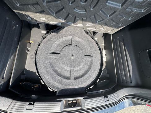 Used 2013 Ford Edge SEL FWD image 23