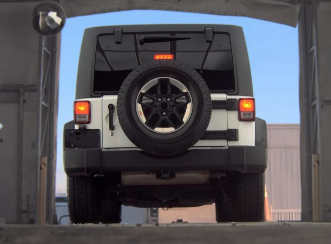 Used 2018 Jeep Wrangler Unlimited Sport S AWD/4WD image 3