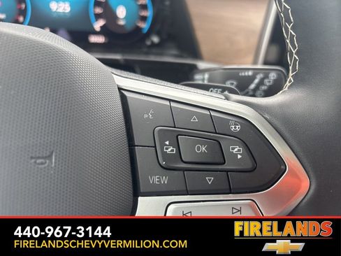 Used 2024 Volkswagen Atlas SE w/ Panoramic Sunroof Package image 16