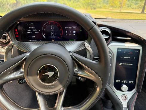 Used 2024 McLaren 750S Spider image 51