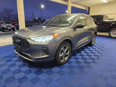 Used 2023 Ford Escape ST-Line image 3