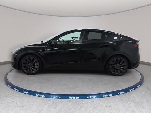 Used 2024 Tesla Model Y Performance AWD/4WD image 9