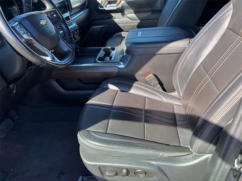 Used 2024 Chevrolet Silverado 3500 High Country w/ High Country Premium Package image 10