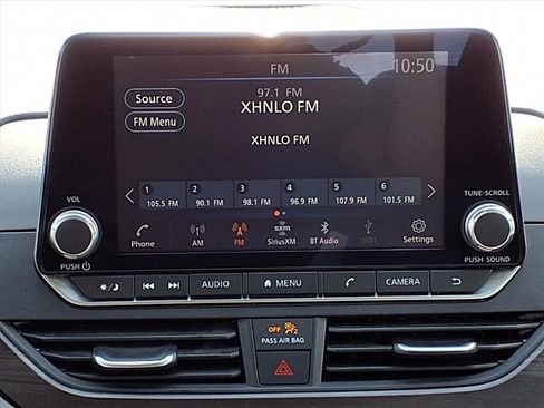 Used 2024 Nissan Altima 2.5 SV image 14