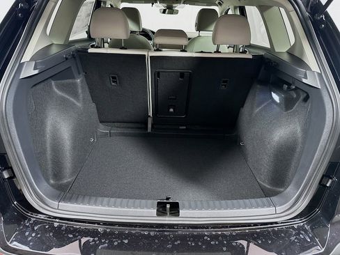 New 2026 Volkswagen Taos SE FWD image 19