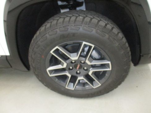 New 2026 GMC Terrain AT4 w/ Convenience Package III AWD/4WD image 6