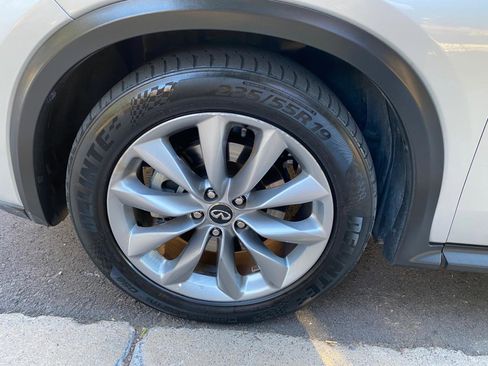 Used 2019 INFINITI QX50 Luxe image 18