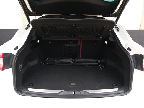 Used 2017 Maserati Levante S image 28