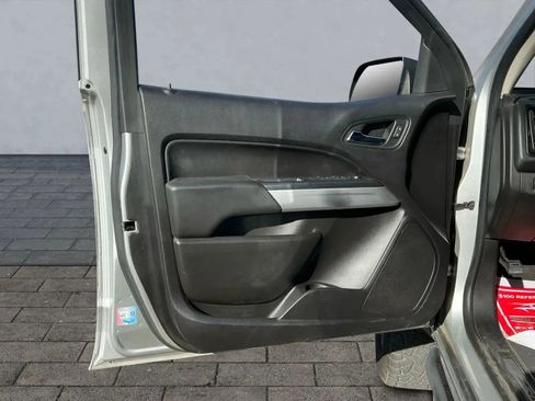 Used 2018 Chevrolet Colorado ZR2 image 10