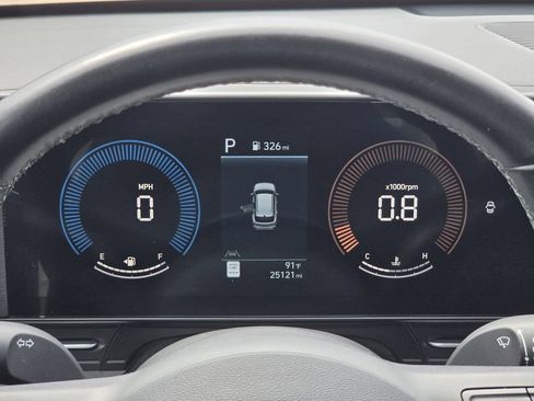 Used 2025 Hyundai Kona SEL AWD/4WD image 15