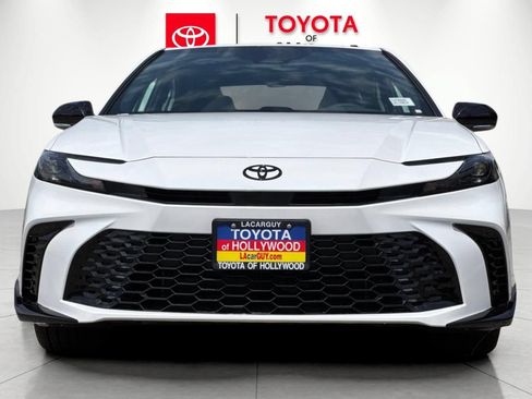 New 2026 Toyota Camry Hybrid FWD image 8