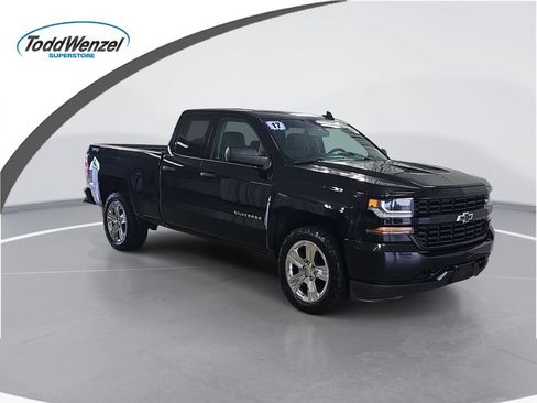 Used 2017 Chevrolet Silverado 1500 Custom w/ Custom Convenience Package AWD/4WD image 1