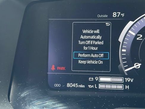 Used 2025 Toyota Tundra Limited AWD/4WD image 21