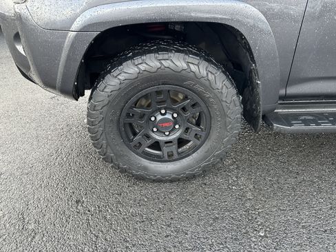 Used 2016 Toyota 4Runner TRD Pro image 11