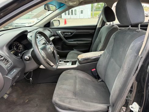 Used 2015 Nissan Altima 2.5 S w/ Power Driver Seat Package FWD image 2