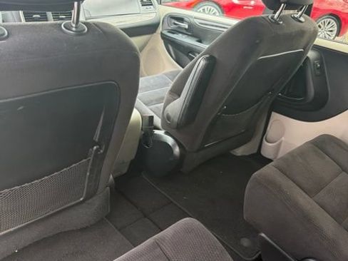 Used 2014 Dodge Grand Caravan SXT FWD image 25