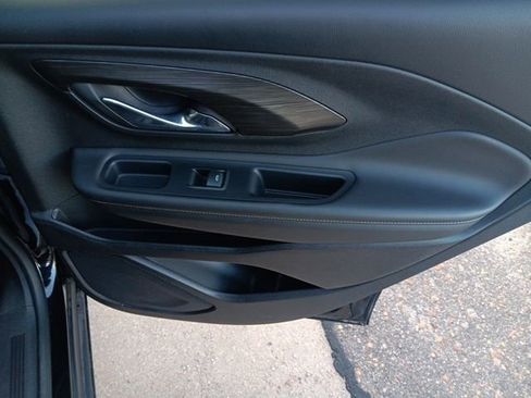 Used 2023 GMC Terrain SLT image 30