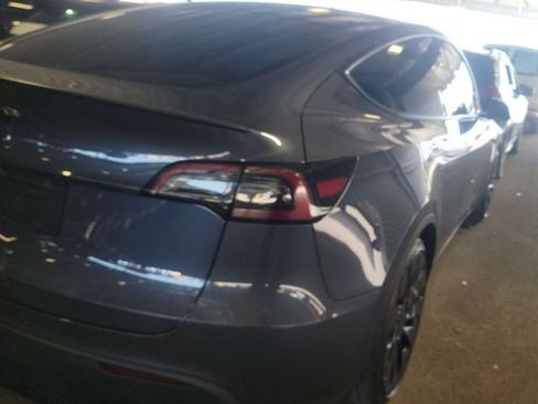 Used 2023 Tesla Model Y Performance AWD/4WD image 2