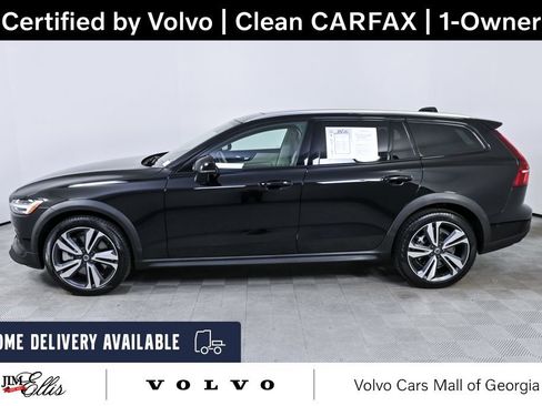 Certified 2025 Volvo V60 B5 Cross Country Plus AWD/4WD image 2