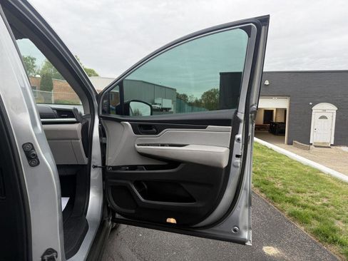 Used 2018 Honda Odyssey EX-L image 16
