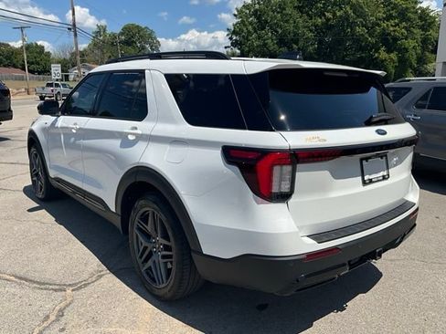 Used 2025 Ford Explorer ST-Line w/ Premium Package RWD image 10