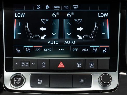 Used 2023 Audi Q8 Premium Plus w/ Premium Plus Package AWD/4WD image 32