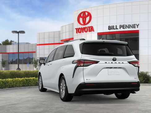 New 2026 Toyota Sienna XLE FWD image 7