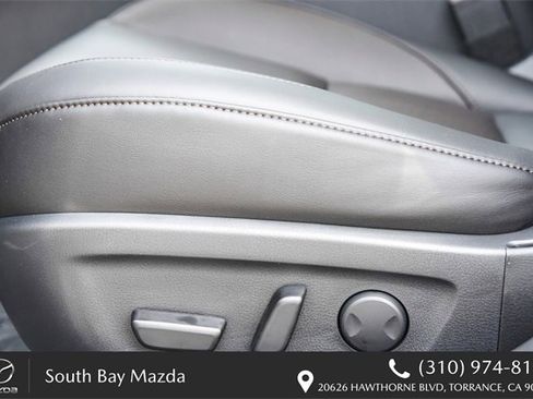 New 2026 MAZDA MAZDA3 Hatchback w/Premium Plus Pkg image 17