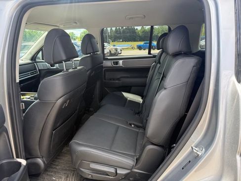 Used 2024 Hyundai Santa Fe SEL FWD image 11