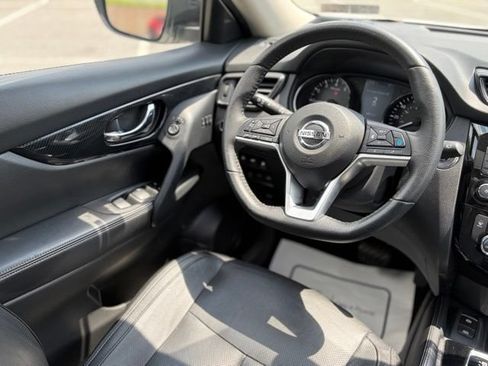 Used 2020 Nissan Rogue SL w/ Premium Package AWD/4WD image 33